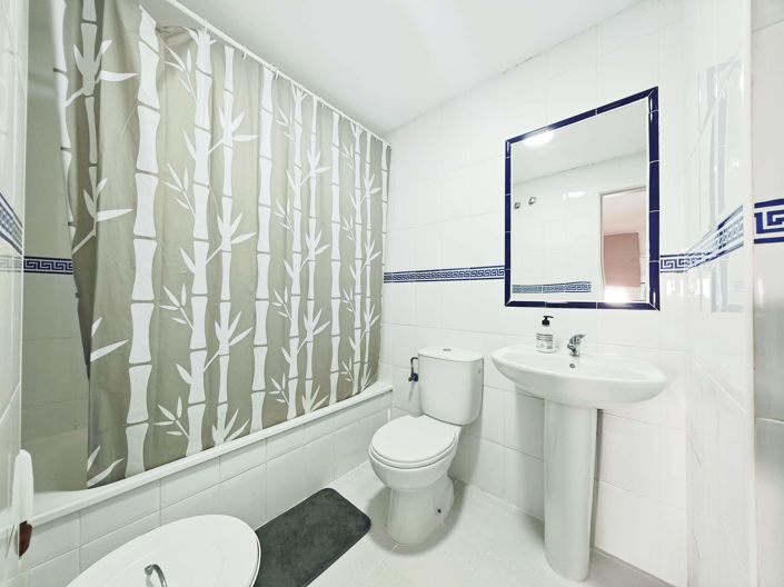 Image No.22-3 Bed Flat for sale