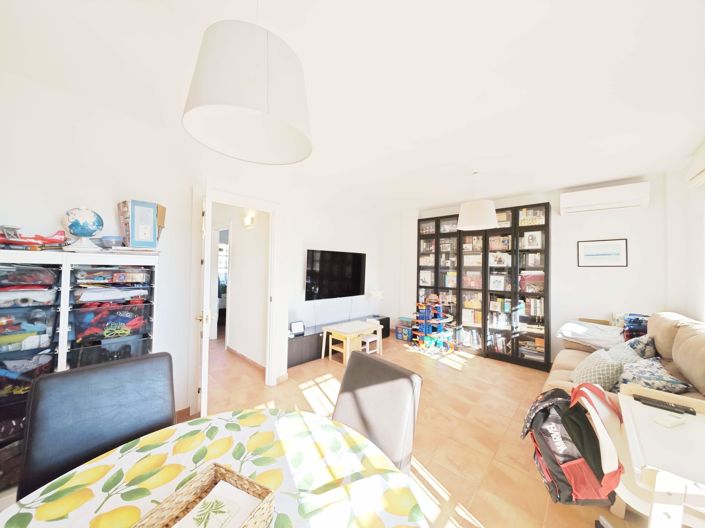 Image No.10-3 Bed Property for sale