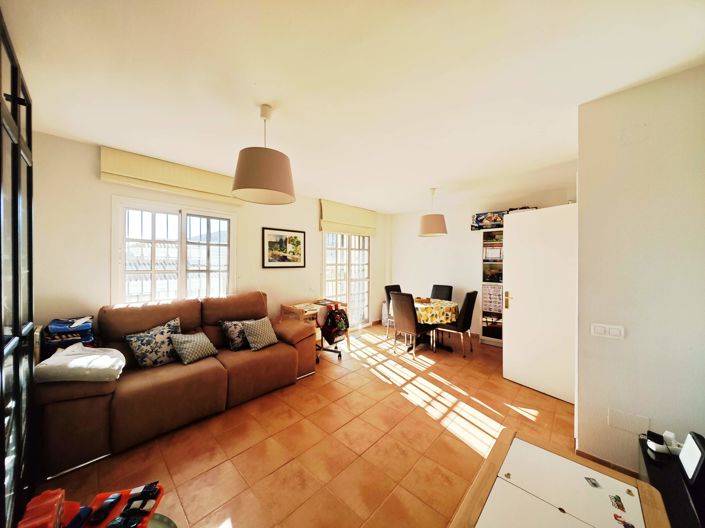 Image No.11-3 Bed Property for sale