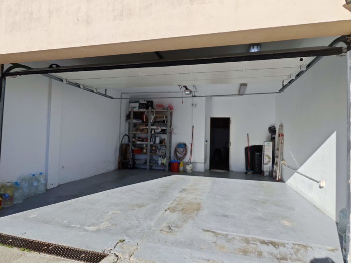 Image No.23-3 Bed Property for sale