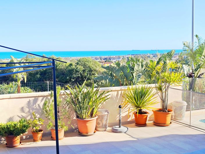 Image No.5-3 Bed Property for sale