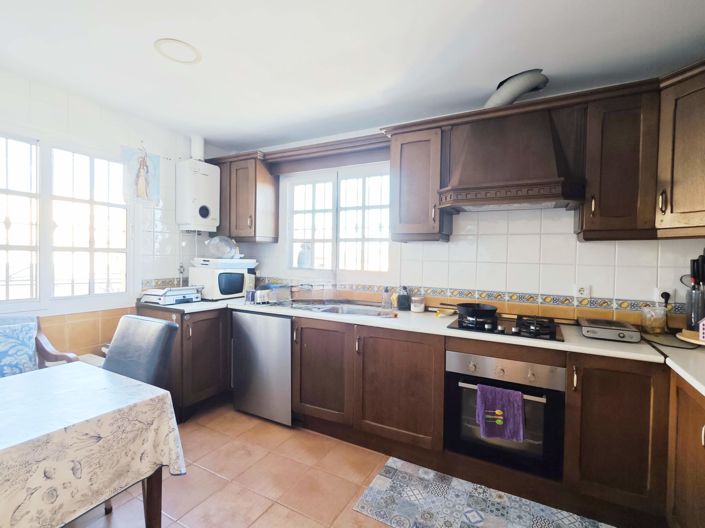 Image No.9-3 Bed Property for sale