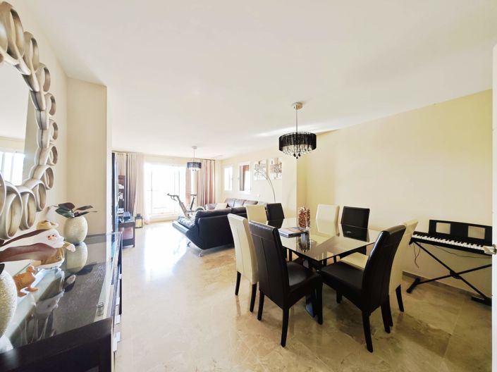 Image No.12-3 Bed Flat for sale