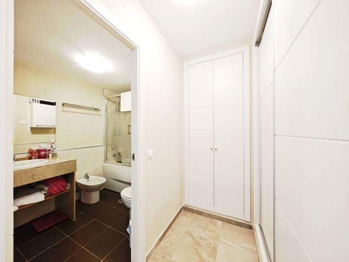 Image No.23-3 Bed Flat for sale