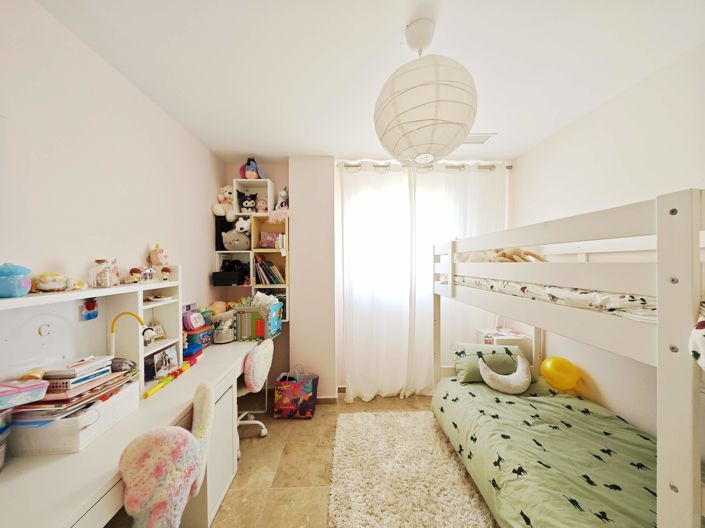 Image No.27-3 Bed Flat for sale