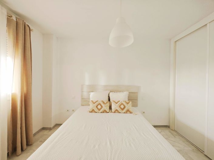 Image No.12-3 Bed Flat for sale