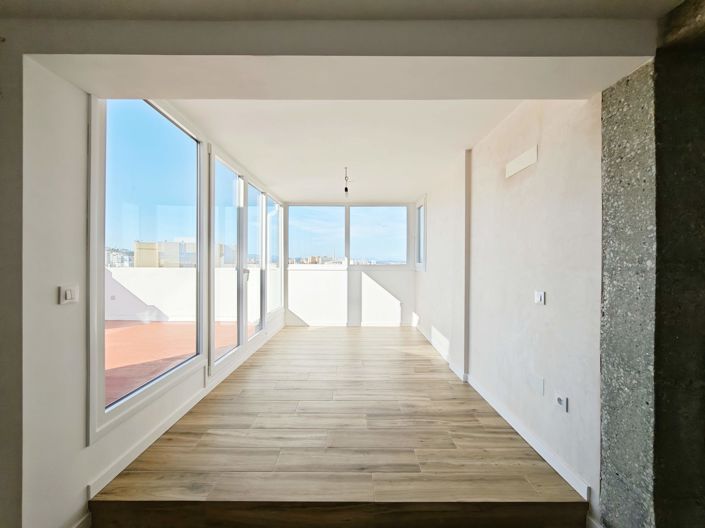 Image No.2-Penthouse de 2 chambres à vendre à Algeciras