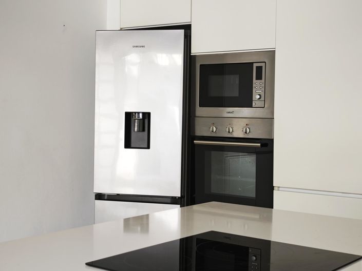 Image No.10-2 Bed Property for sale