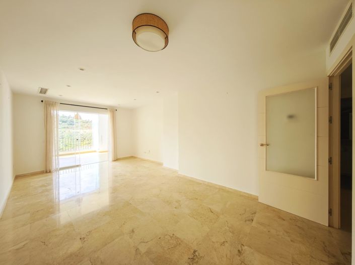 Image No.17-2 Bed Property for sale