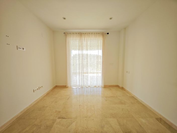 Image No.20-2 Bed Property for sale