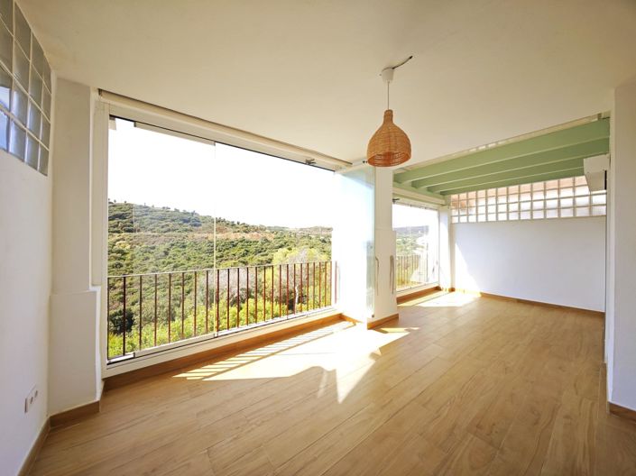 Image No.5-2 Bed Property for sale