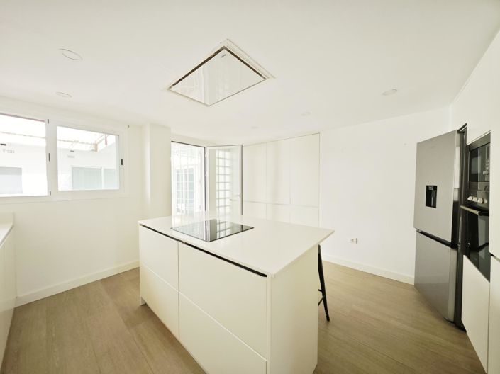 Image No.7-2 Bed Property for sale