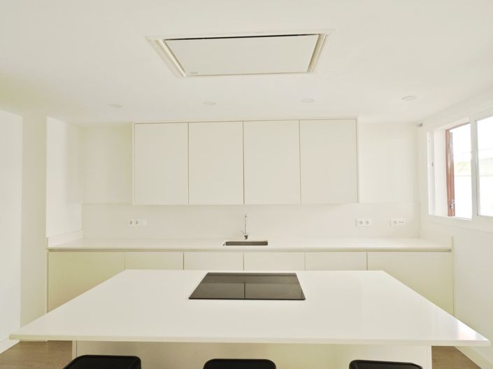 Image No.9-2 Bed Property for sale