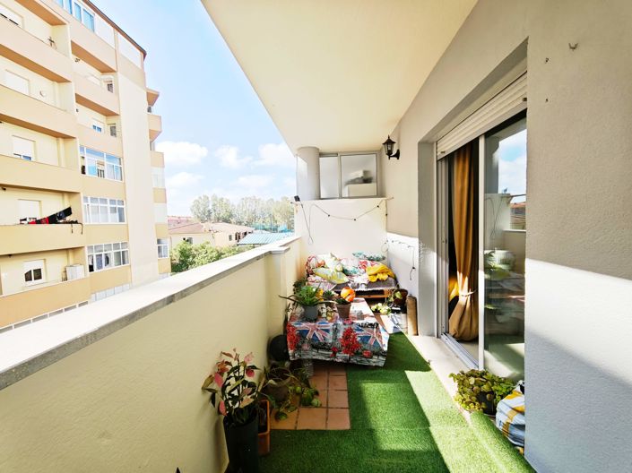 Image No.4-2 Bed Flat for sale