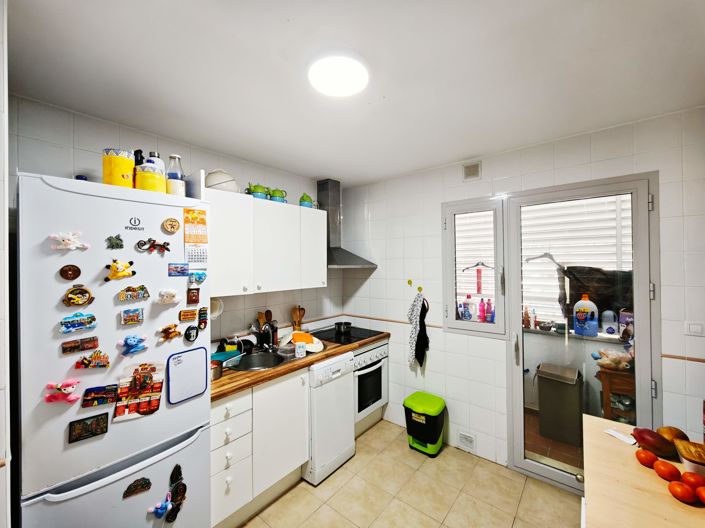 Image No.6-2 Bed Flat for sale