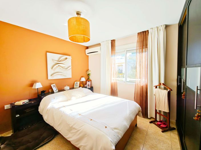 Image No.13-2 Bed Flat for sale