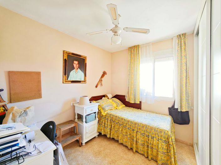 Image No.15-2 Bed Flat for sale