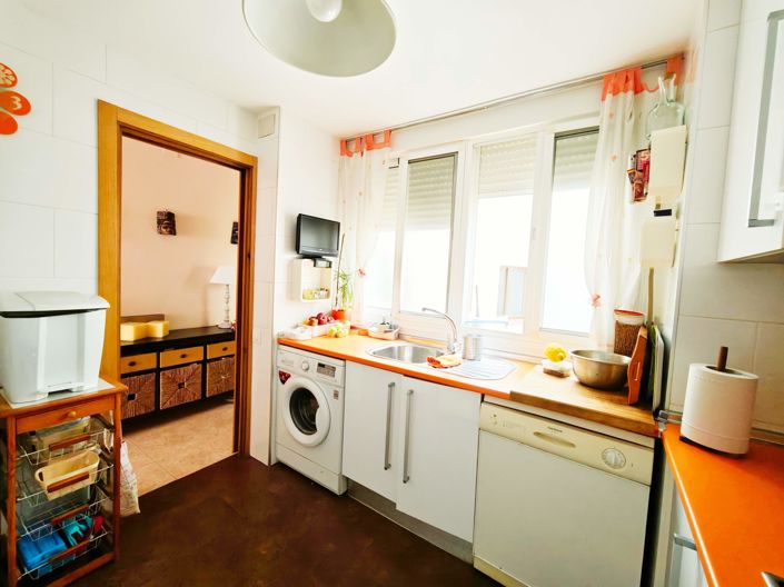 Image No.5-2 Bed Flat for sale