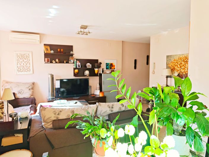 Image No.8-2 Bed Flat for sale