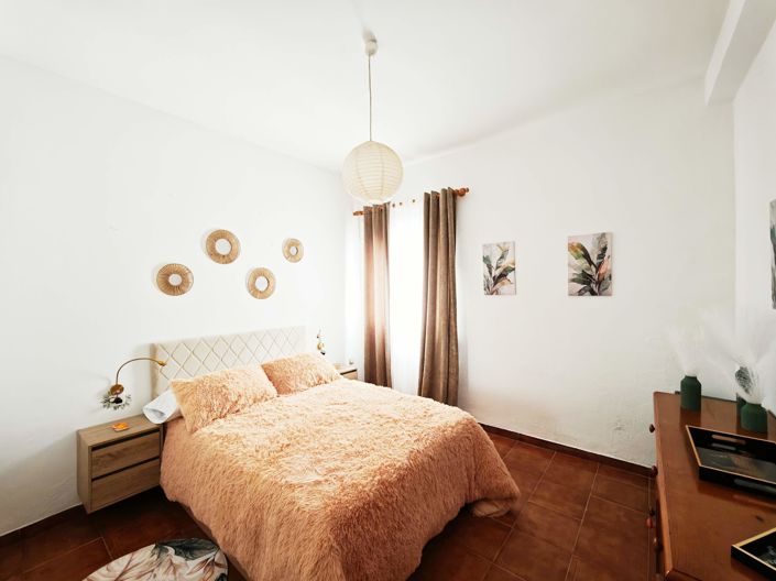 Image No.12-5 Bed House for sale