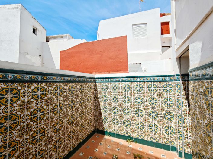 Image No.16-5 Bed House for sale