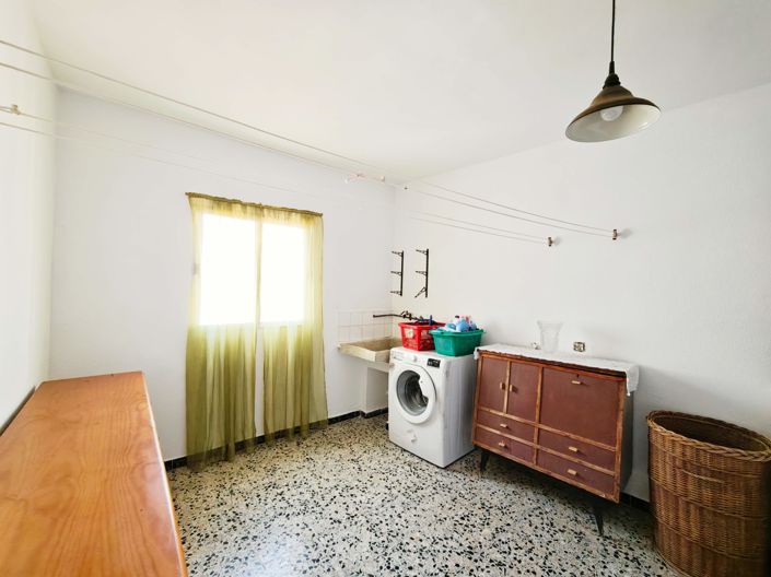 Image No.19-5 Bed House for sale