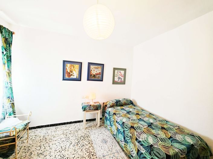 Image No.20-5 Bed House for sale