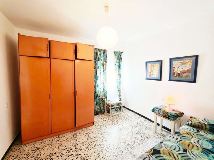 Image No.21-5 Bed House for sale