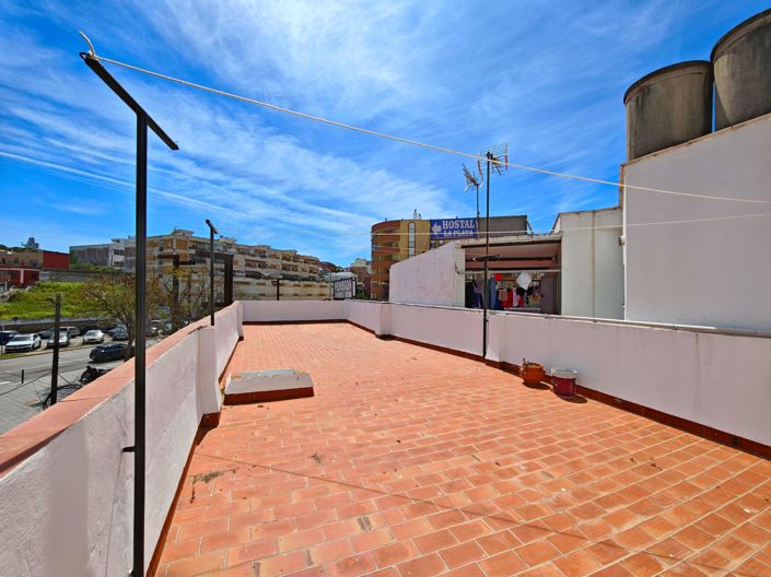 Image No.23-5 Bed House for sale