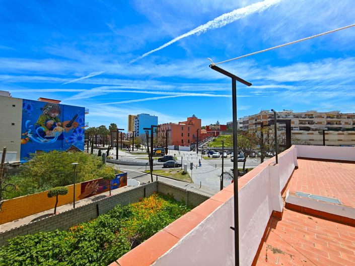 Image No.24-5 Bed House for sale