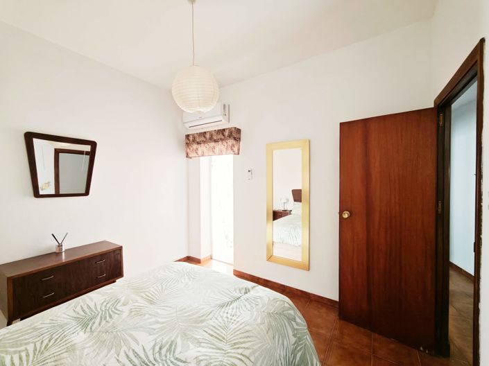 Image No.9-5 Bed House for sale