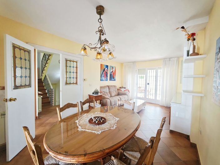 Image No.10-Villa de 4 chambres à vendre à Algeciras