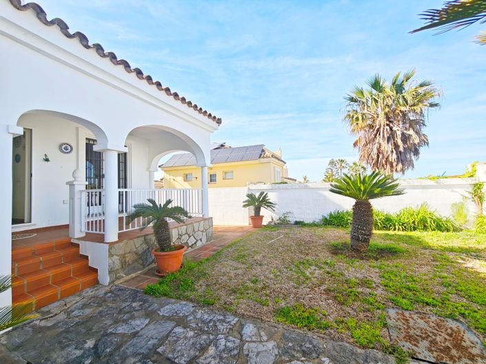 Image No.2-Villa de 4 chambres à vendre à Algeciras