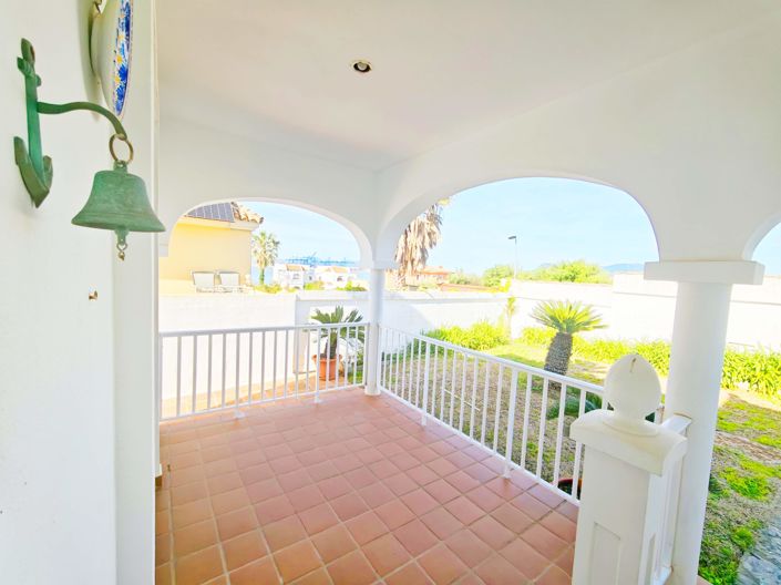 Image No.6-Villa de 4 chambres à vendre à Algeciras