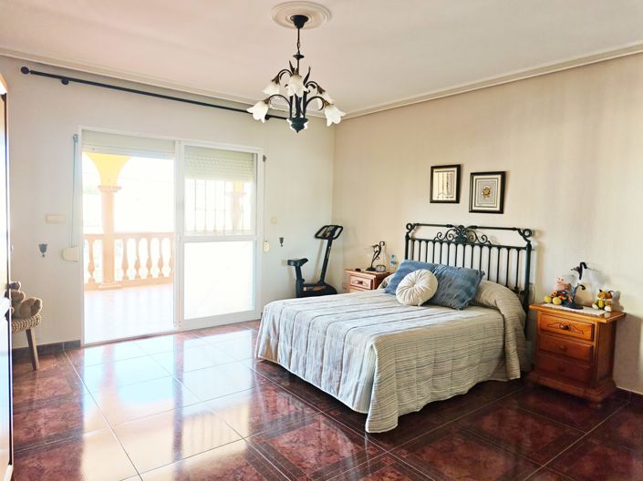 Image No.22-Villa de 5 chambres à vendre à Algeciras