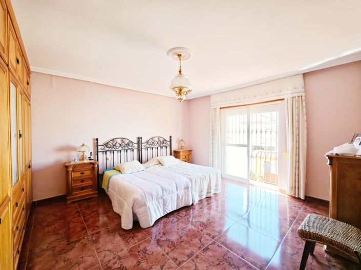 Image No.27-Villa de 5 chambres à vendre à Algeciras