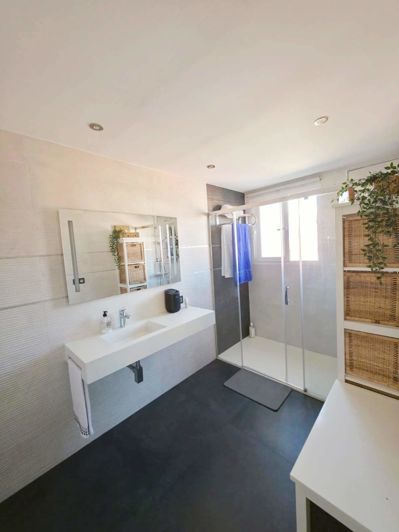 Image No.19-2 Bed Flat for sale