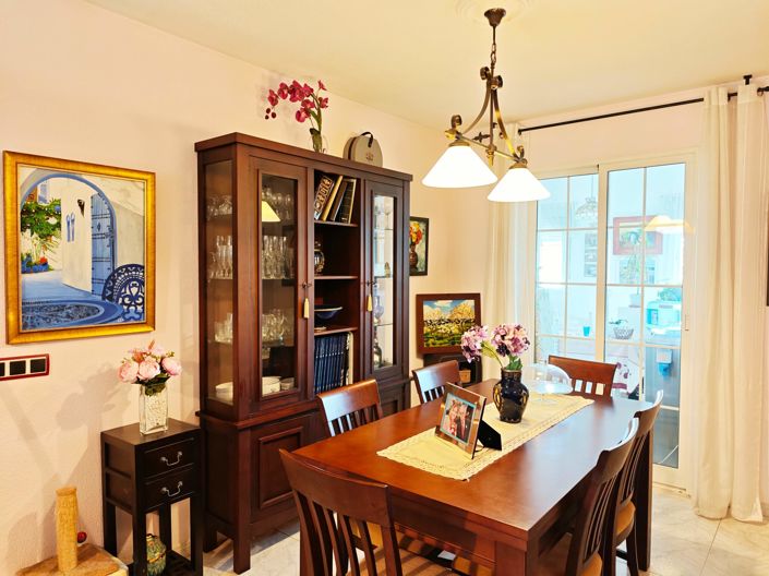 Image No.11-4 Bed Property for sale