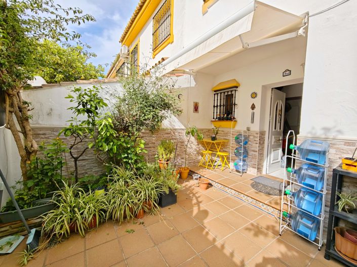 Image No.2-4 Bed Property for sale