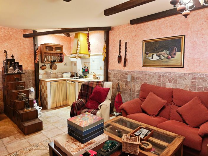 Image No.20-4 Bed Property for sale