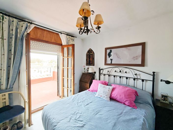 Image No.27-4 Bed Property for sale