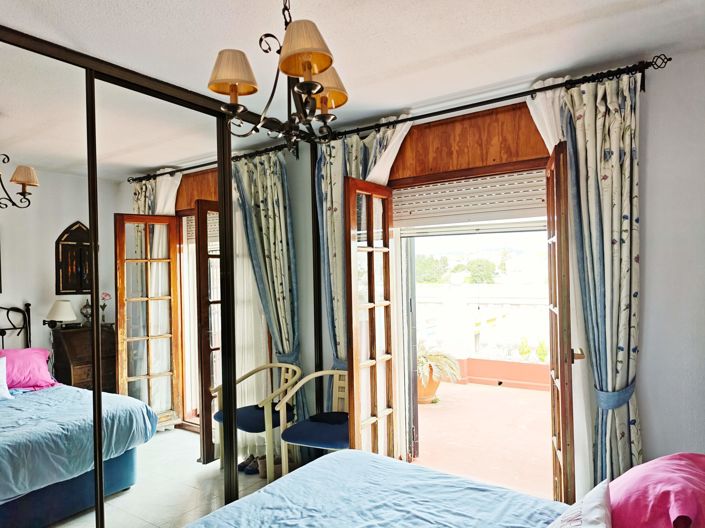 Image No.30-4 Bed Property for sale