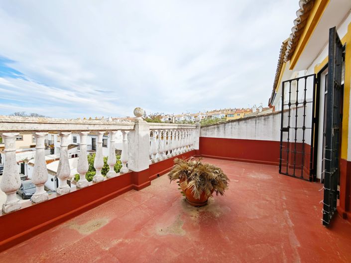 Image No.32-4 Bed Property for sale