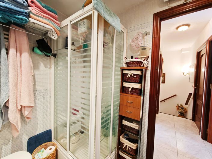 Image No.35-4 Bed Property for sale