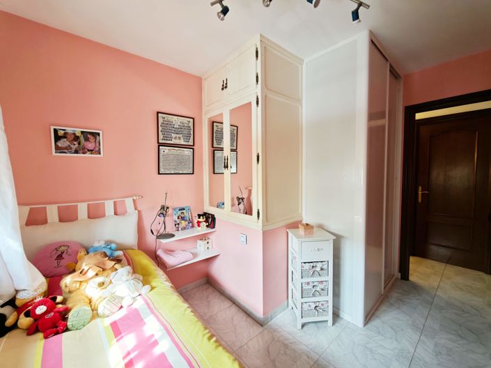 Image No.37-4 Bed Property for sale