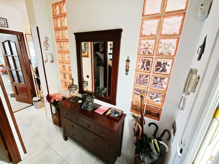 Image No.5-4 Bed Property for sale