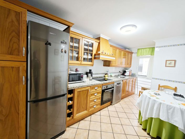 Image No.10-3 Bed Flat for sale