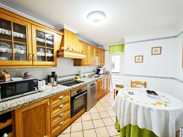 Image No.11-3 Bed Flat for sale