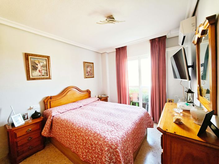 Image No.15-3 Bed Flat for sale