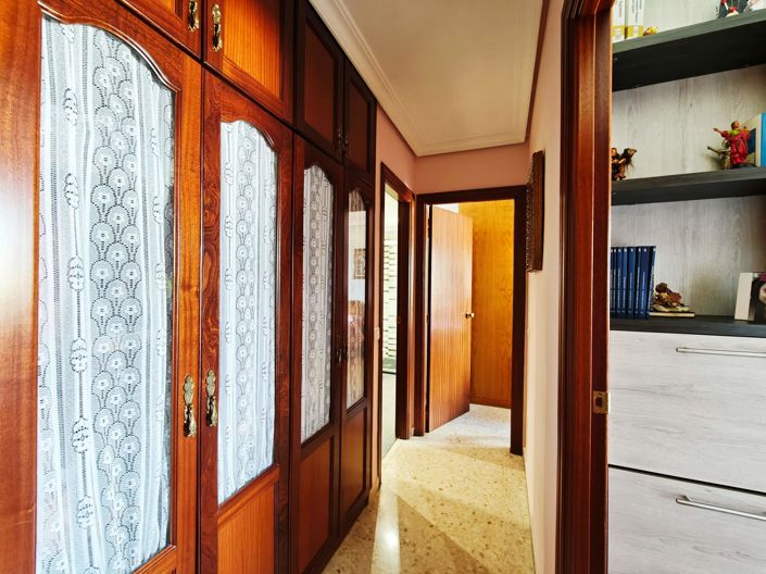 Image No.21-3 Bed Flat for sale